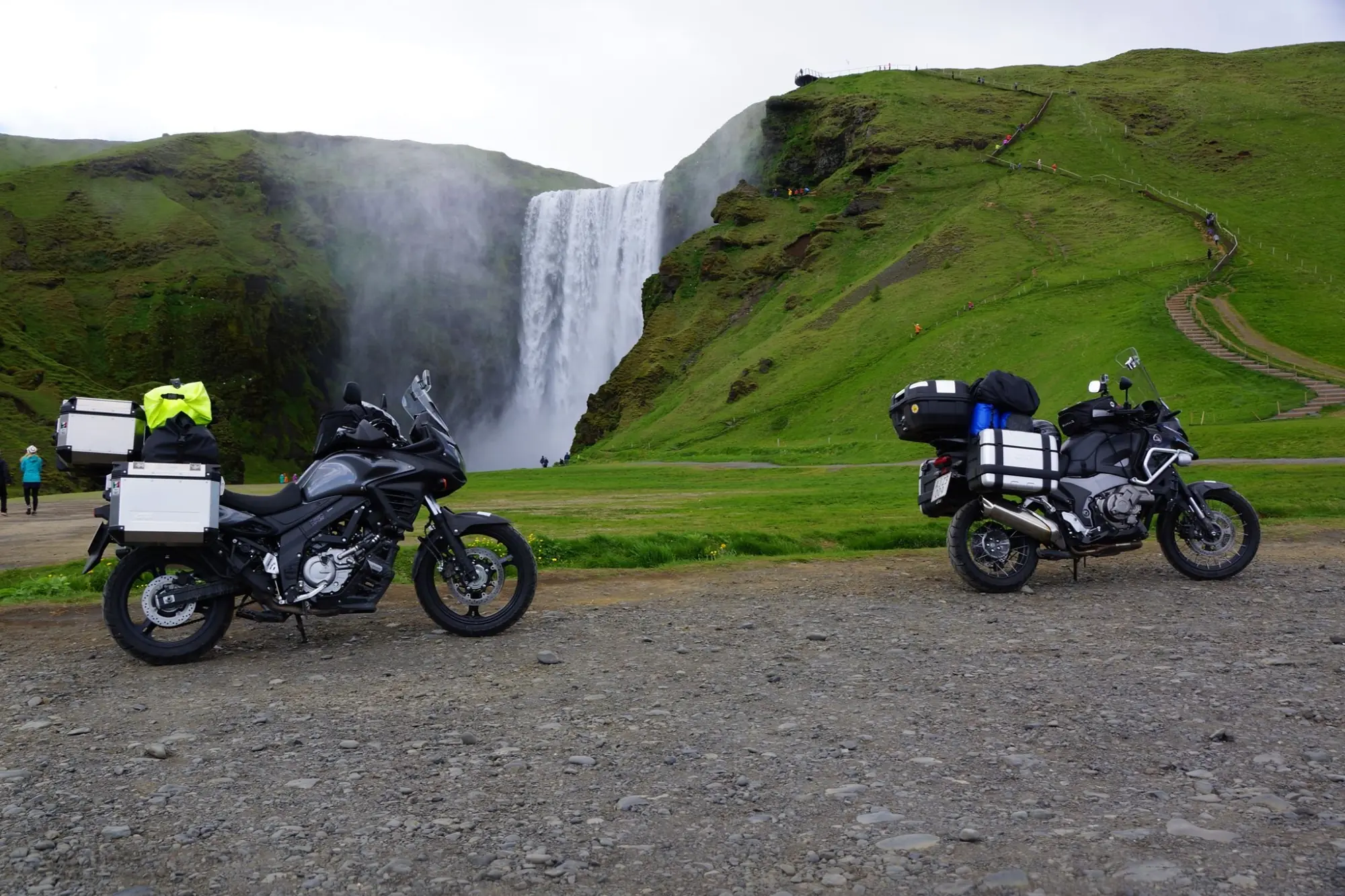 To motorcykelentusiasters beretninger fra deres ture. Siden har et årligt besøgstal på 2-300.000